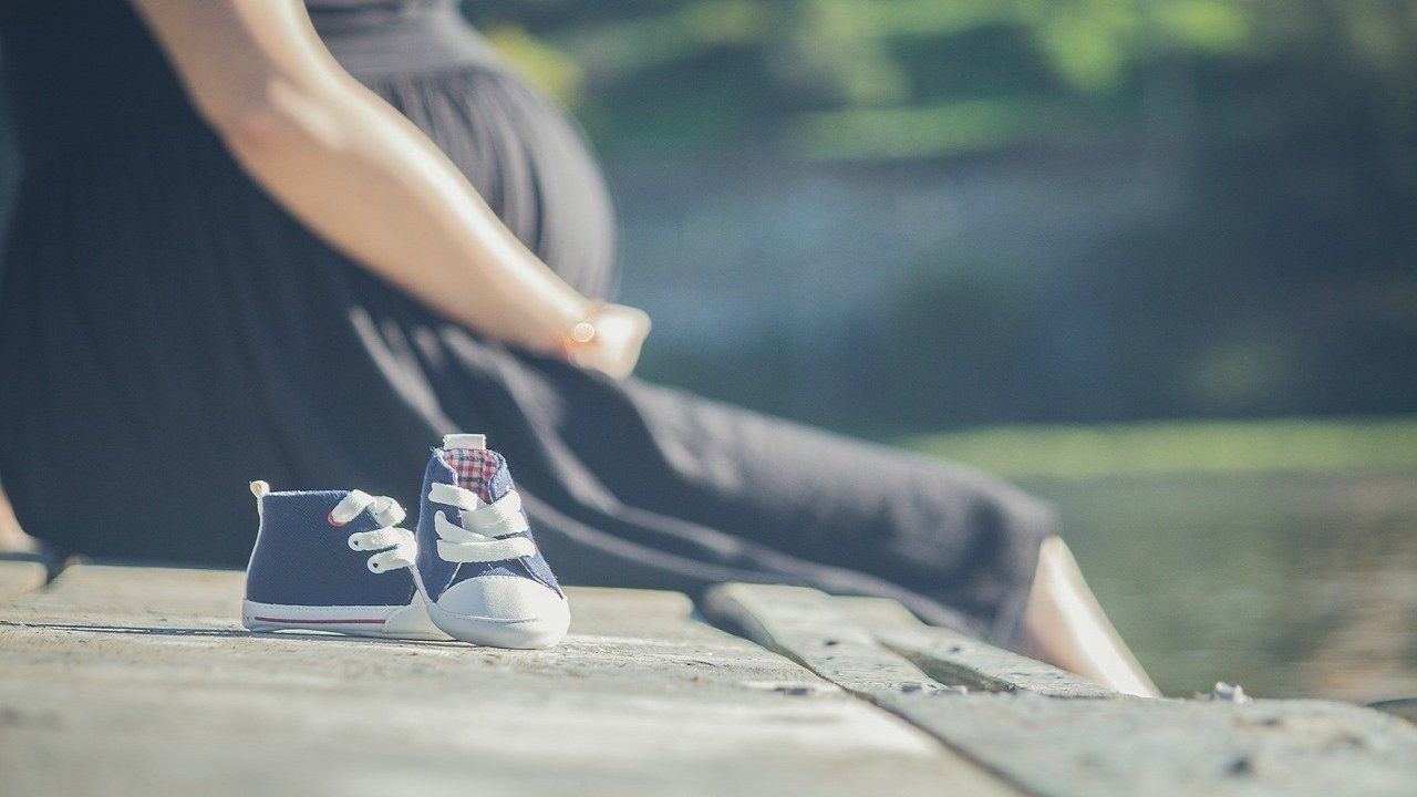 Legge di Bilancio allungato periodo di maternità
