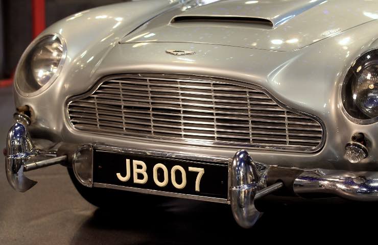 dettaglio Aston martin james bond