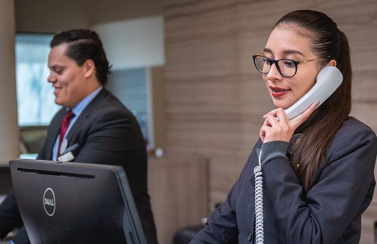 Receptionist Hotel