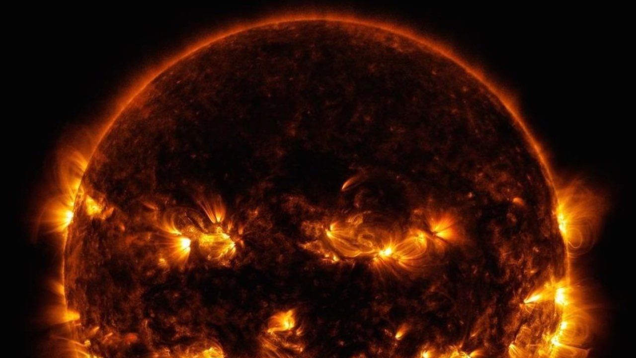 Attività solare registrata nei primi giorni di ottobre (foto da Instagram)