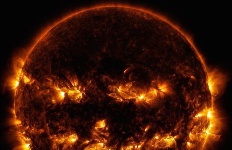 Attività solare registrata nei primi giorni di ottobre (foto da Instagram)