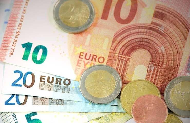 Resto con le monete da 2 euro