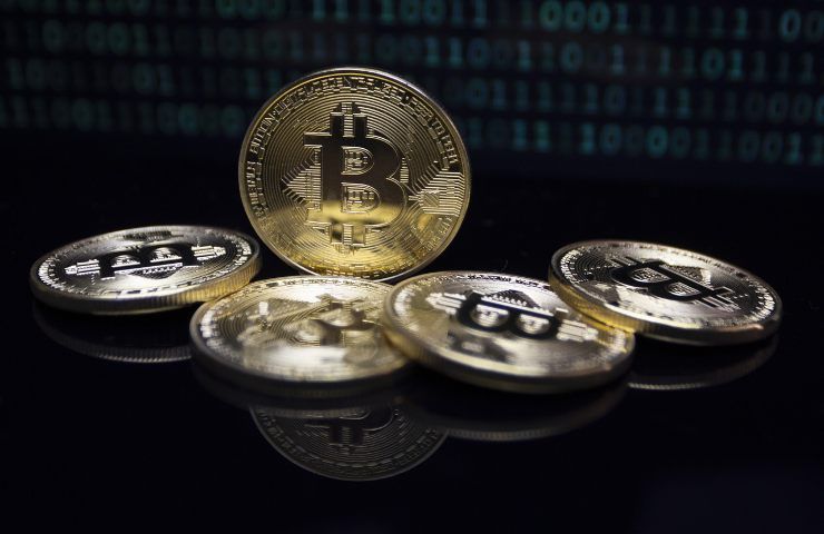 Bitcoin perché un milionario consiglia di investire
