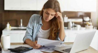 Rincari delle bollette, spesa tremenda per le famiglie: la cifra fa paura