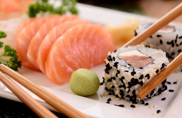 Kit per servire sushi a casa