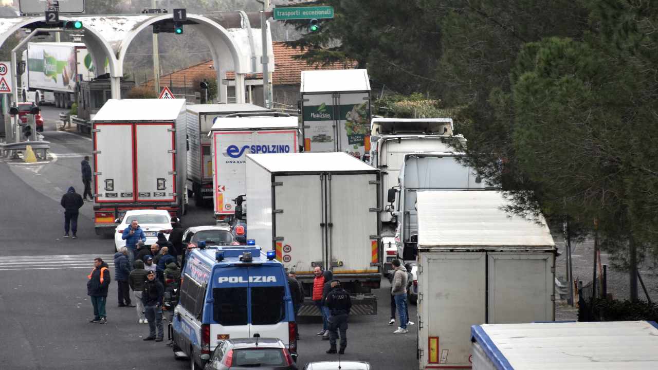 Proteste autotrasportatori caro carburante 19 marzo