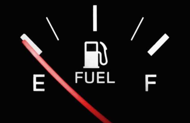 Benzina rincaro carburanti 