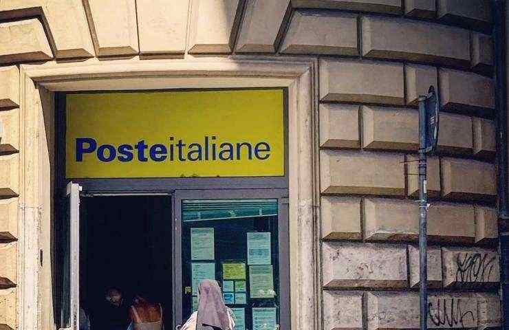 Ingresso di una sede di Poste Italiane