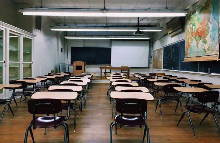 Un'aula vuota a scuola
