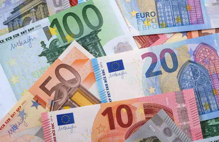 Varie banconote in euro