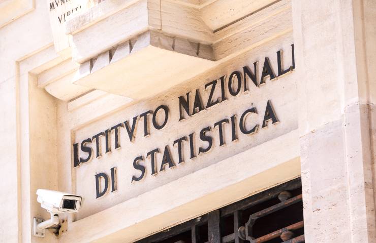 Pressione fiscale aumento rapporto Istat