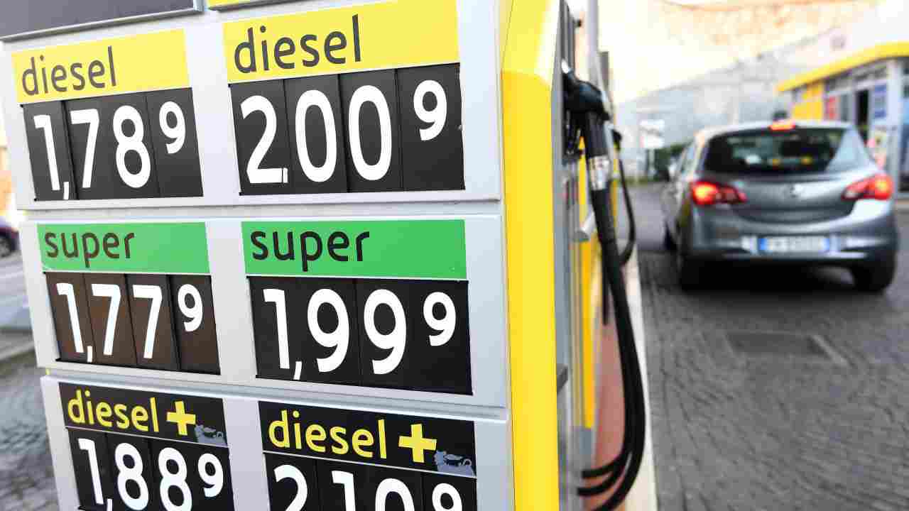 prezzi benzina taglio accise