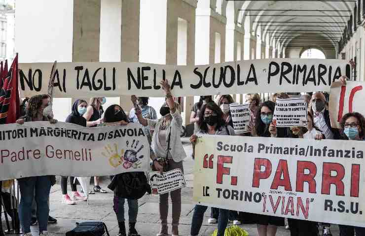 Una manifestazione di protesta degli insegnanti