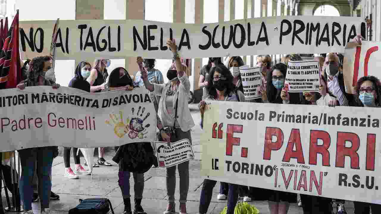 Stipendi insegnanti proteste