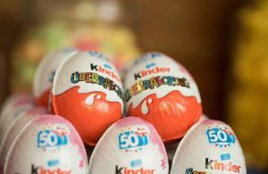 Kinder Ferrero uova rischio salmonella