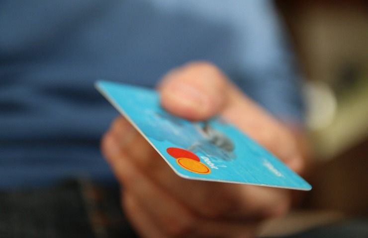 Carta di credito contactless doppio pagamento