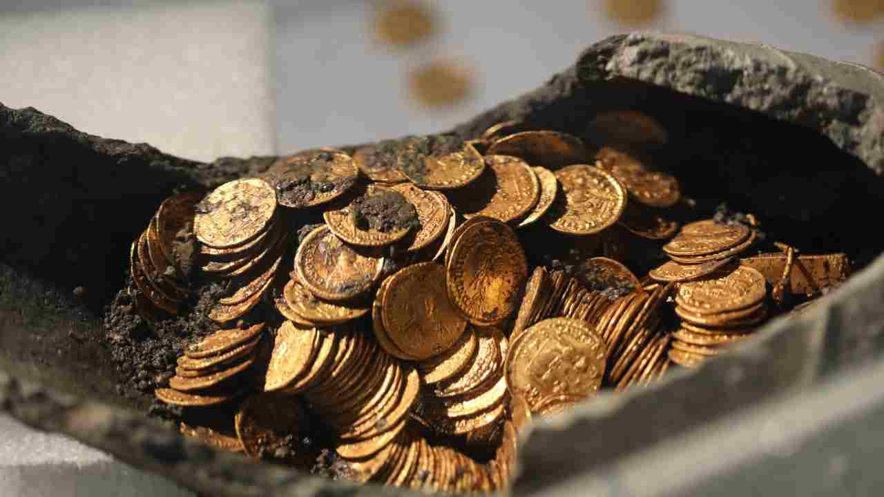 beni archeologici sequestrati monete umbria