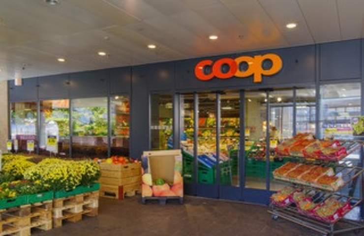 L'ingresso di un punto vendita di Coop