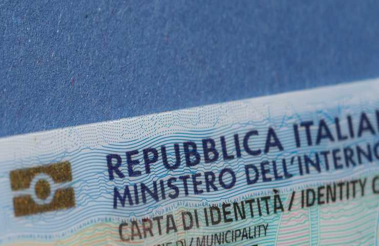 Carta d'identità trattenere copia ufficio