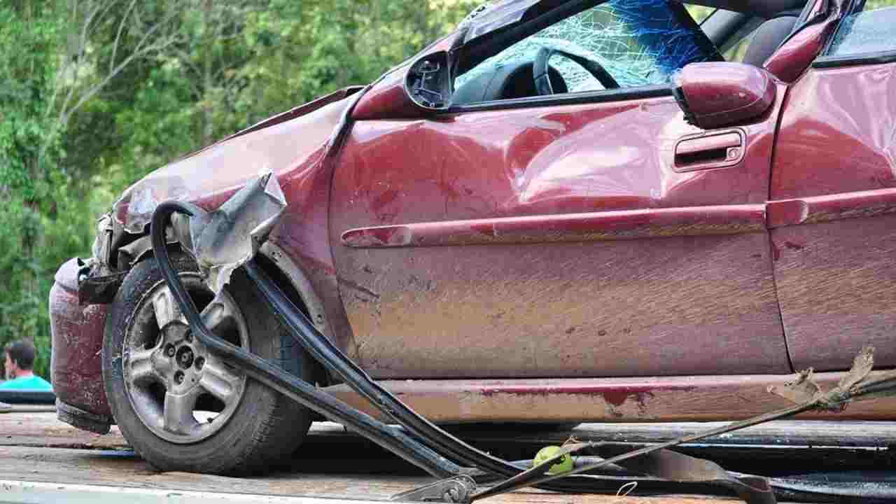 Come vendere un'auto incidentata