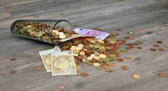 Risparmiare 800 euro a famiglia, non è impossibile: i trucchi migliori