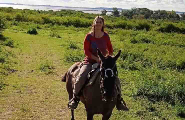 Angelica trasferita Uruguay società italiana crisi