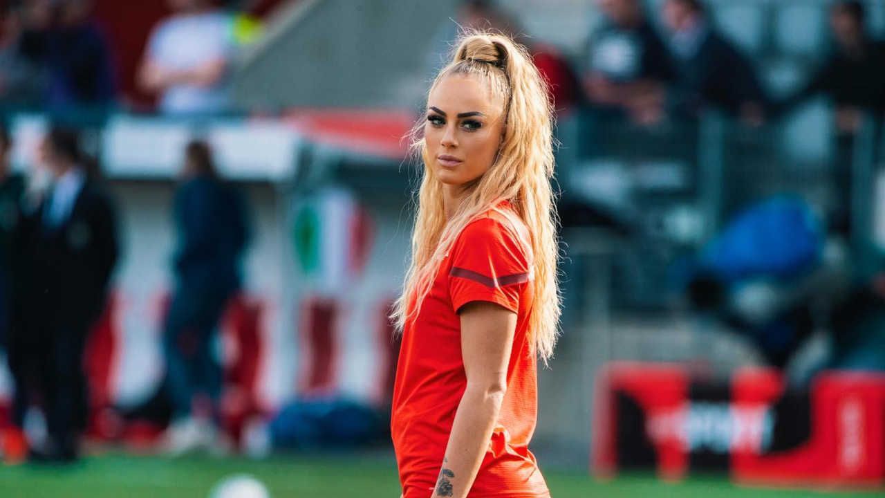 Quanto guadagna Alisha Lehmann giocatrice calcio femminile Aston Villa