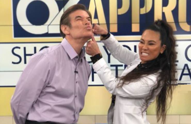 Pimple Popper visita sandra lee