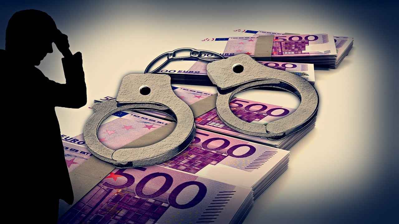 Manager Varese rubato milione euro fisco indagato guardia finanza