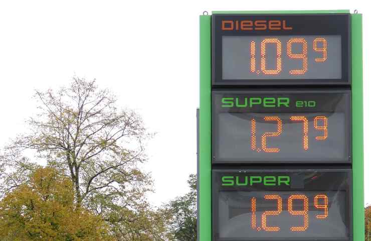 province costo benzina