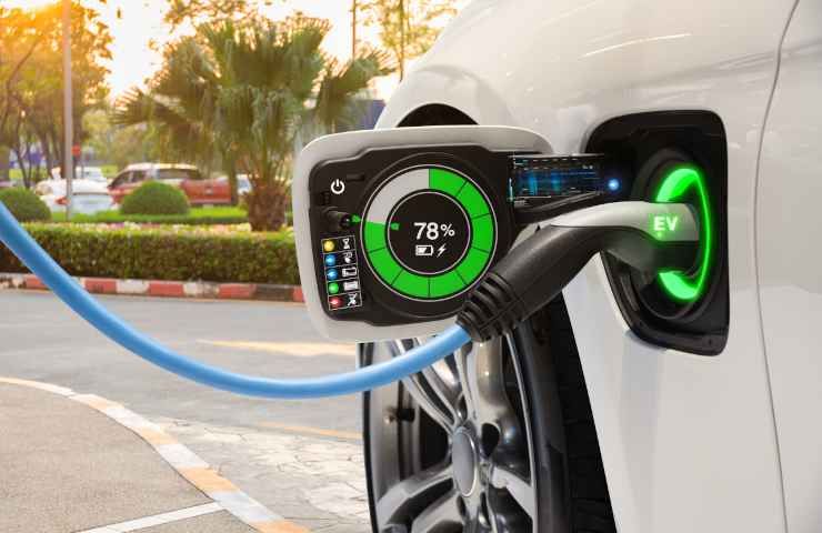 Bonus macchine elettriche cancellato fondi intatti auto troppo care