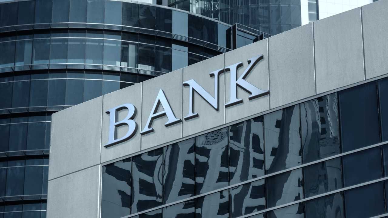 Accordi cessione banca Valconca offerte non vincolanti decisione fine marzo