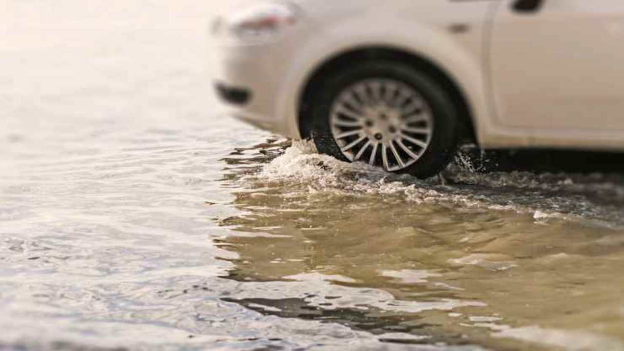 Alluvione Emilia Romagna francobollo ministro