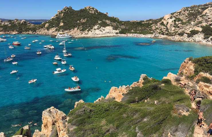 Ponte di ferragosto Sardegna (Foto Pxfuel) - bonus.it 20230811