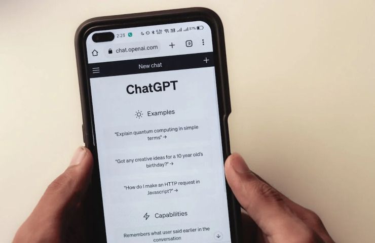 ChatGPT, mobile (Foto Pexels) - bonificobancario.it 20230916